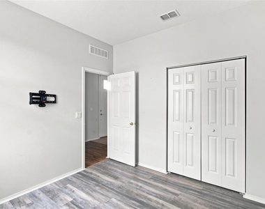5108 Butterfly Shell Drive - Photo Thumbnail 4