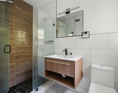 1015 32nd Avenue N - Photo Thumbnail 16