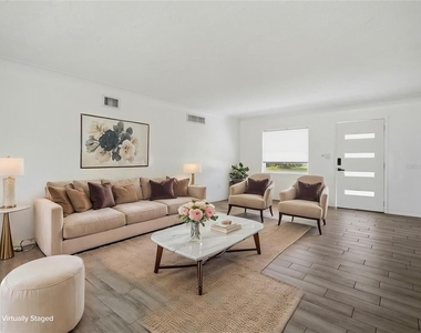 1015 32nd Avenue N - Photo Thumbnail 6
