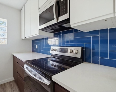 1015 32nd Avenue N - Photo Thumbnail 9