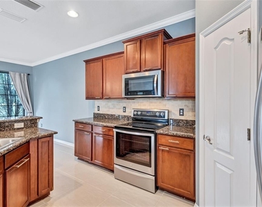 5513 Kinglethill Drive - Photo Thumbnail 12