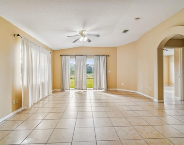 7956 Carriage Pointe Drive - Photo Thumbnail 3
