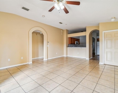 7956 Carriage Pointe Drive - Photo Thumbnail 4