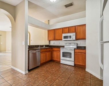 7956 Carriage Pointe Drive - Photo Thumbnail 11
