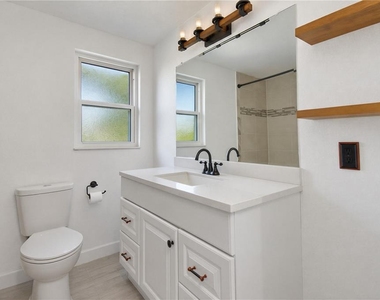 9616 Pine Ridge Avenue - Photo Thumbnail 11