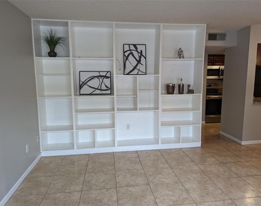3105 W Horatio Street - Photo Thumbnail 16