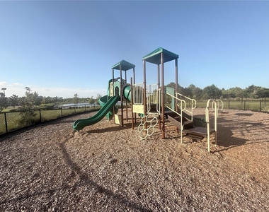 17588 Spanish Oak Loop - Photo Thumbnail 29