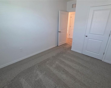17588 Spanish Oak Loop - Photo Thumbnail 24