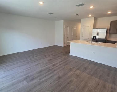 17588 Spanish Oak Loop - Photo Thumbnail 5