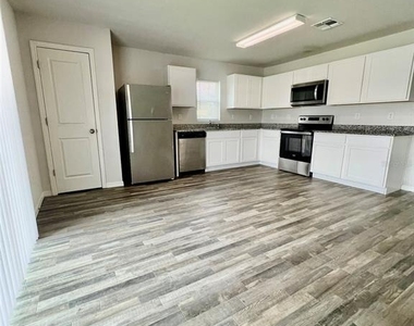 26485 Mary Avenue - Photo Thumbnail 3