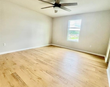 26485 Mary Avenue - Photo Thumbnail 9