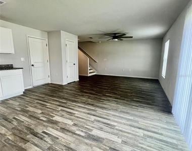 26485 Mary Avenue - Photo Thumbnail 11