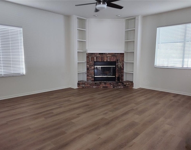 27536 Breakers Drive - Photo Thumbnail 3