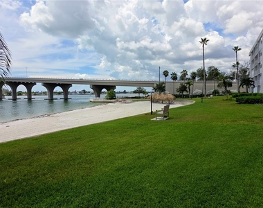 5801 Bahia Del Mar Circle - Photo Thumbnail 37