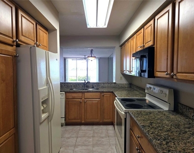 5801 Bahia Del Mar Circle - Photo Thumbnail 7