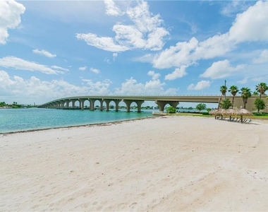 5801 Bahia Del Mar Circle - Photo Thumbnail 38
