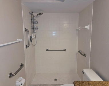 5801 Bahia Del Mar Circle - Photo Thumbnail 26