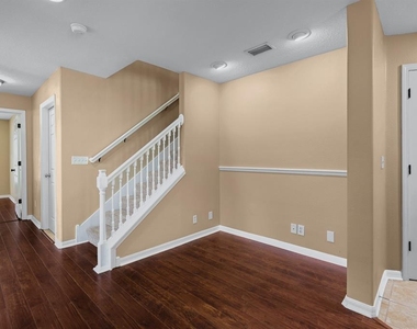 2916 Royal Tuscan Lane - Photo Thumbnail 5