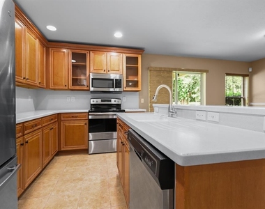 2916 Royal Tuscan Lane - Photo Thumbnail 10