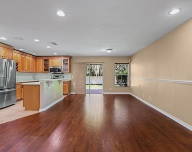 2916 Royal Tuscan Lane - Photo Thumbnail 4