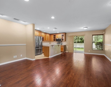 2916 Royal Tuscan Lane - Photo Thumbnail 3