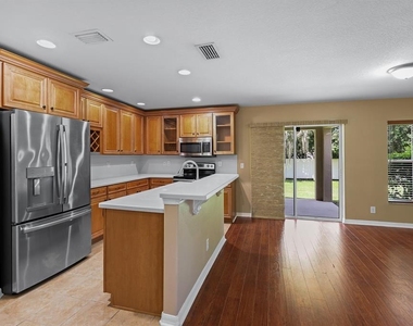 2916 Royal Tuscan Lane - Photo Thumbnail 9