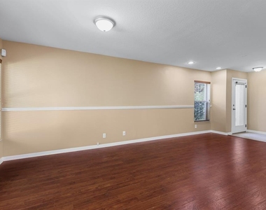 2916 Royal Tuscan Lane - Photo Thumbnail 8