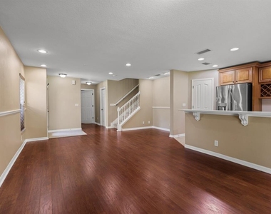 2916 Royal Tuscan Lane - Photo Thumbnail 7