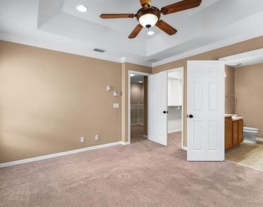 2916 Royal Tuscan Lane - Photo Thumbnail 16