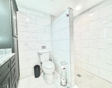 10656 101st Avenue - Photo Thumbnail 4