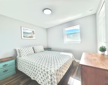 10656 101st Avenue - Photo Thumbnail 5