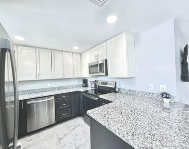 10656 101st Avenue - Photo Thumbnail 1