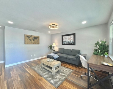 10656 101st Avenue - Photo Thumbnail 7