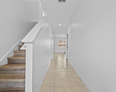 1264 Cascades Avenue - Photo Thumbnail 16