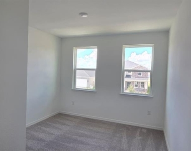 1849 Horsetail Drive - Photo Thumbnail 18