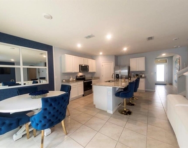 5287 Mayor Drive - Photo Thumbnail 2