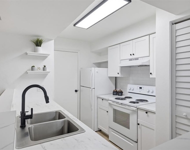 3038 Parkway Boulevard - Photo Thumbnail 11