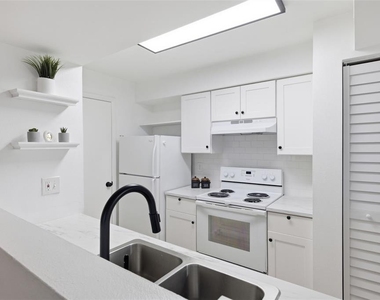 3038 Parkway Boulevard - Photo Thumbnail 10