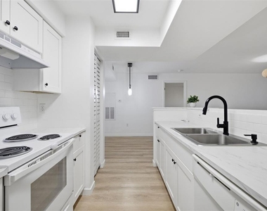 3038 Parkway Boulevard - Photo Thumbnail 12