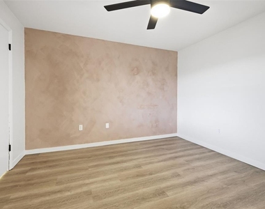3038 Parkway Boulevard - Photo Thumbnail 17