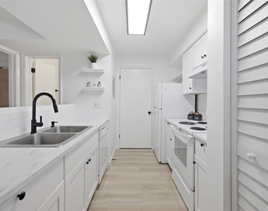 3038 Parkway Boulevard - Photo Thumbnail 9