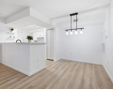 3038 Parkway Boulevard - Photo Thumbnail 7