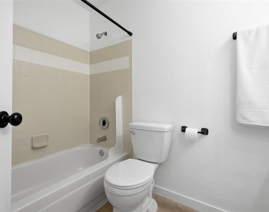 3038 Parkway Boulevard - Photo Thumbnail 26