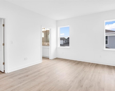 6492 Barnstorm Way - Photo Thumbnail 9