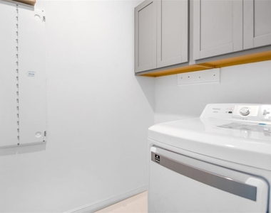 6492 Barnstorm Way - Photo Thumbnail 13