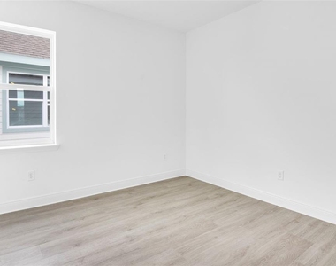 6492 Barnstorm Way - Photo Thumbnail 12