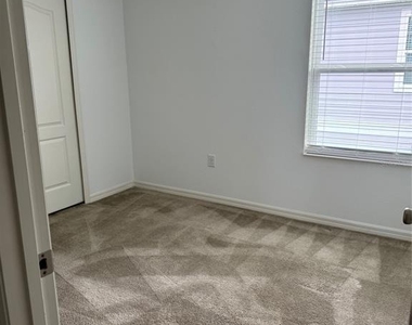 361 Preservve Pointe Boulevard - Photo Thumbnail 13