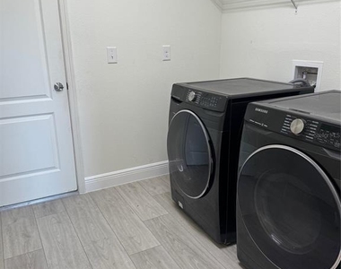 361 Preservve Pointe Boulevard - Photo Thumbnail 6