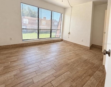 1836 N Crystal Lake Drive - Photo Thumbnail 14