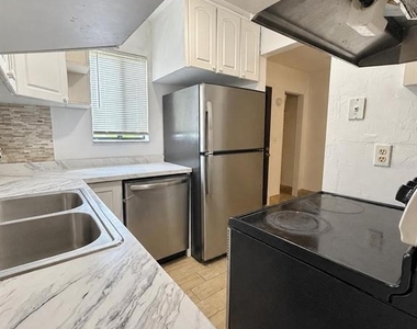 1836 N Crystal Lake Drive - Photo Thumbnail 6
